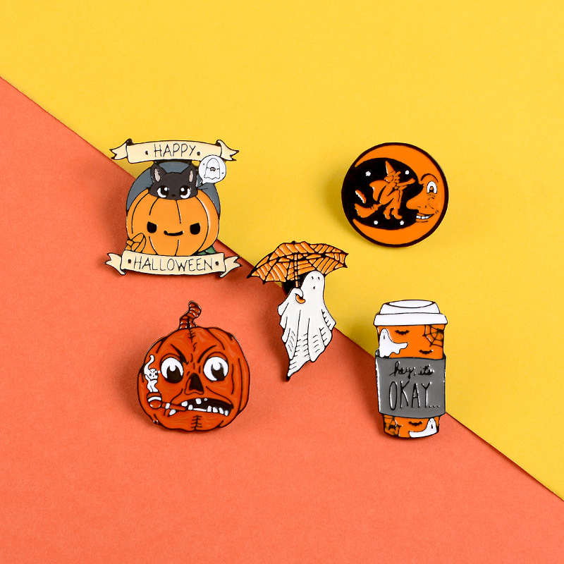 Gelukkig Halloween Enamel Pin  - Women Bags Jeans recensie en prijs