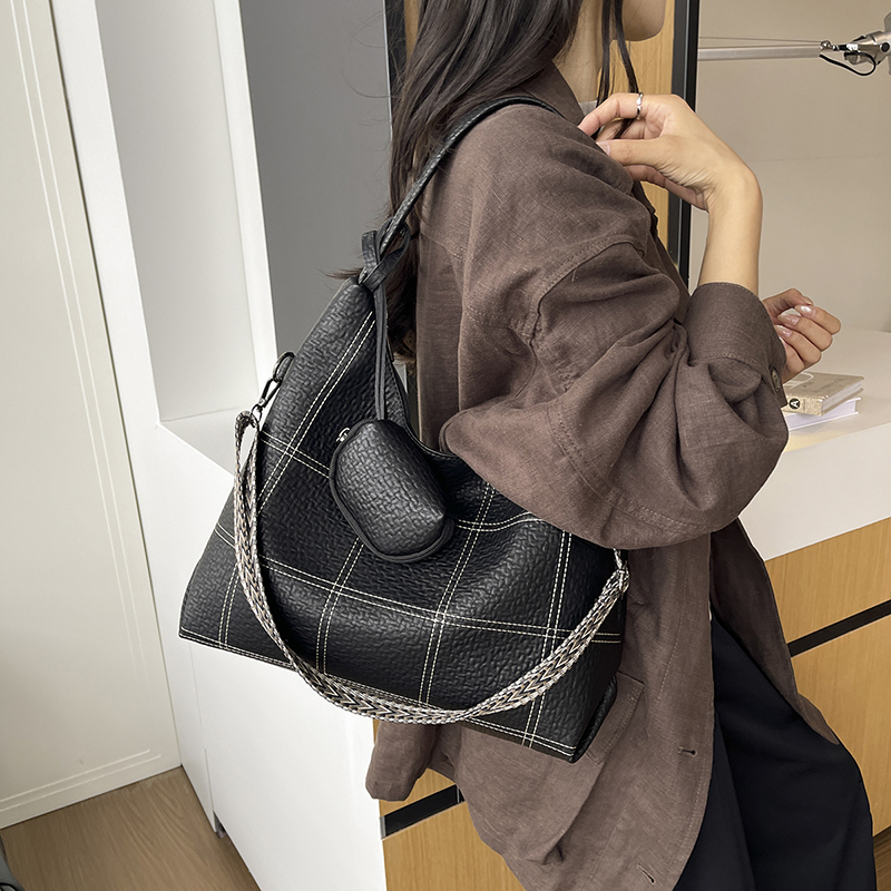 Ruime dames hobo tas zwart met - Women'S Xl Bags recensie en prijs